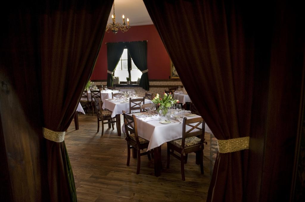 Folwark Ksieznej Anny Bed and breakfast